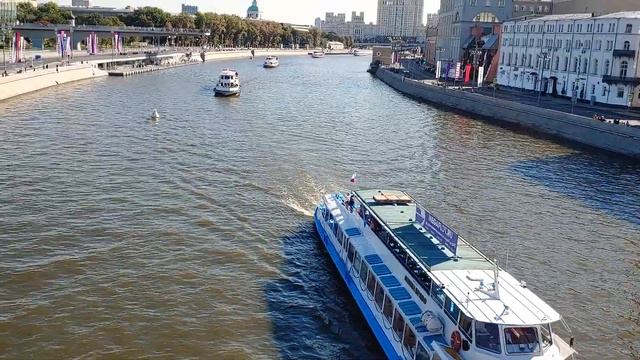 Парад судов на Москва-реке смотреть онлайн