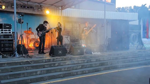 Lady Blunt - Nirvana – Smells Like Teen Spirit (2017-06-25 День молодежи) смотреть онлайн