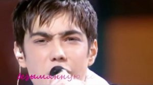 Дуэт Грегори Лемаршаль и Мишель Сарду исполняет песню "Река нашего детства"