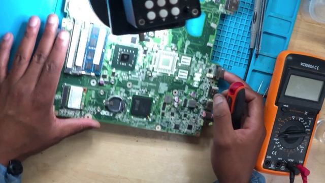 Laptop has no display because of a shorted cpu controller смотреть онлайн