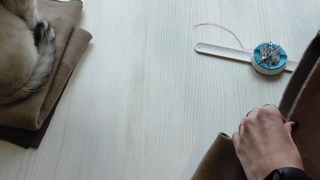 Как сшить толстовку с фигурным вырезом "Валерия" смотреть онлайн