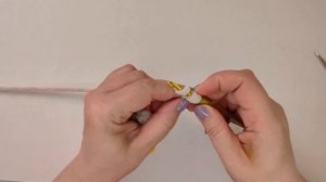 Цельновязанный брелок - гусенок за 15 минут,  МК гусенок крючком из плюша