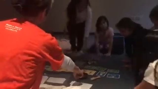 YOGA X NIÑOS 1 de Prof. David Lifar смотреть онлайн