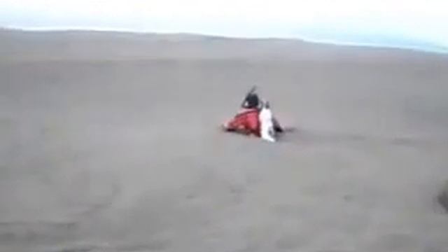 Вулканический пепел на озере Науэль Хуапи смотреть онлайн