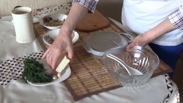 Морковный рулет с начинкой из сыра смотреть онлайн