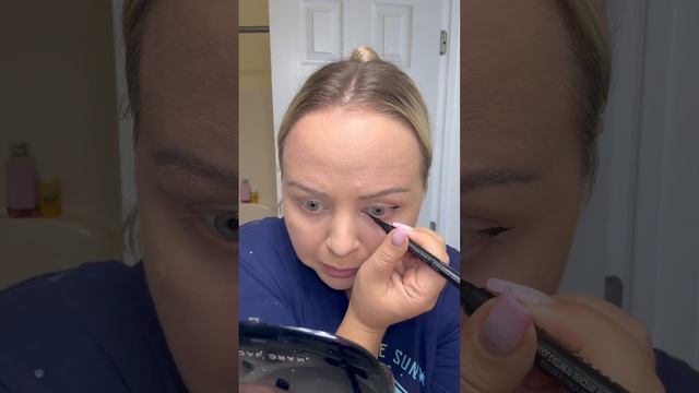 Last minute Halloween makeup ?♀️✨ #hairspo #hairstyle #mybantik #clawcliphairstyles #hair смотреть онлайн