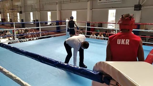 Финал Чемпионата Донецкой обл. Максим Рудик( синий угол) смотреть онлайн
