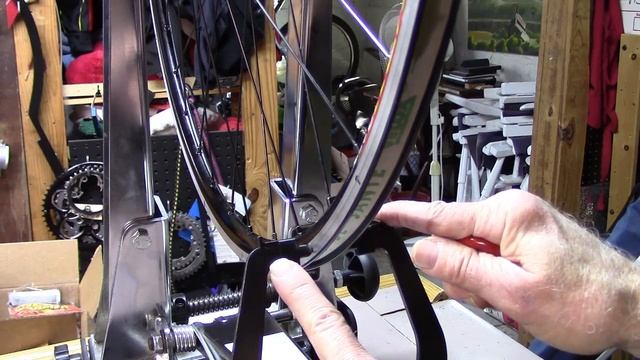 How to use a spoke wrench to true a bike wheel: maintenance & repair смотреть онлайн