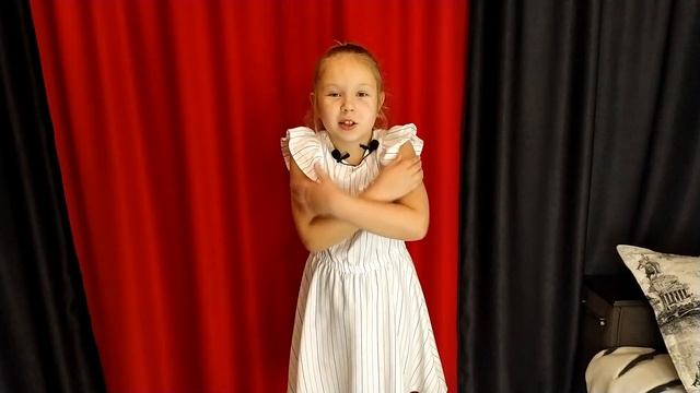 Лагутина Ульяна, 7 лет, А. Фет "Мама, глянь-ка из окошка" смотреть онлайн
