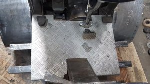 Самодельный минитрактор переломка от А до Я. Серия 18. Сделал пол, подножки.