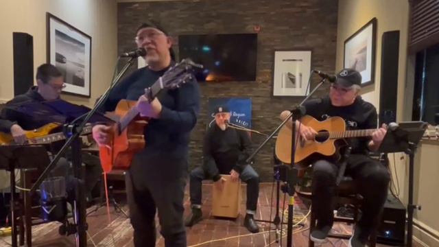 Fire and Rain cover James Taylor with Bernard Mo, Ronnie Chan, and Jonathan Ison смотреть онлайн