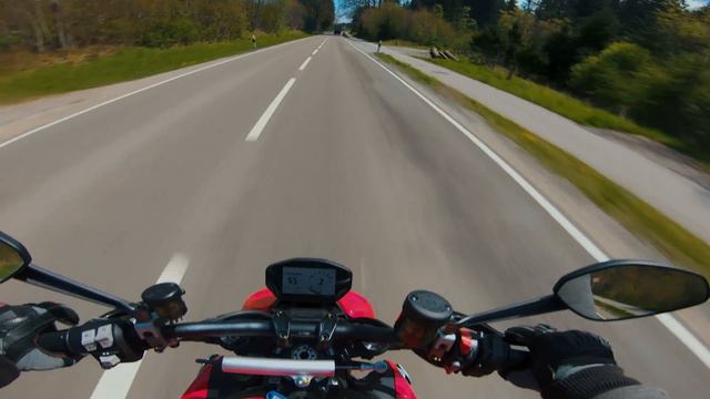 Ducati Streetfighter V2 | Top Speed, Sound, Performance [4K]