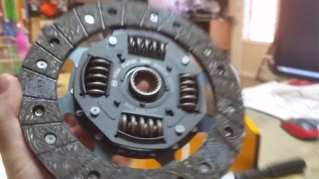 Часть 2 ролика про Наборы автомобильных СЦЕПЛЕНИЙ TRIALLI - HOLA - LUCAS - Krafttech смотреть онлайн