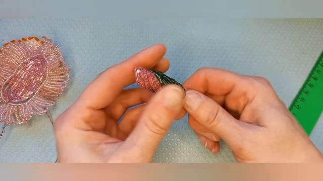 МК "Ирисы" из бисера смотреть онлайн