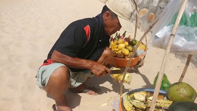 Покупка фруктов на острове Фукуок смотреть онлайн