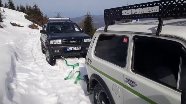 Opel Frontera 3.2 V6 VS Lada Niva 4x4 смотреть онлайн