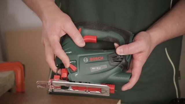Features of: Bosch Cordless Jigsaw PST 18 LI смотреть онлайн