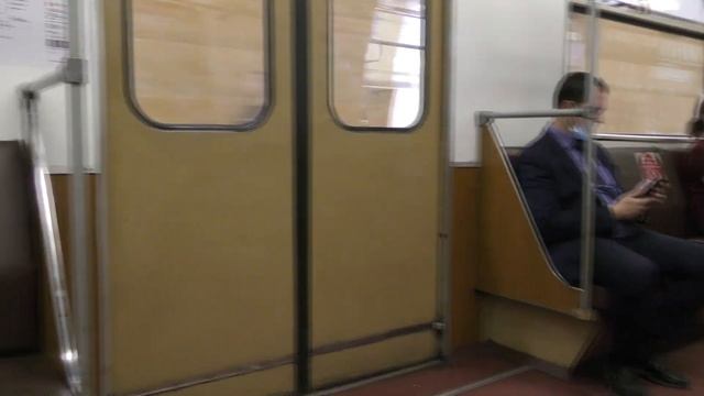 "Уникальный в Москве, с маской 2-2-2!" Метропоезд 81-717.5М/714.5М/717.5 (Номерной) №0395 - №10167 смотреть онлайн