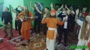 Дада Садананда и Диди Лиламайи в Ананданагаре, Индия. Баба Нам Кевалам