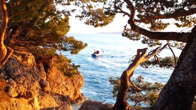 CROATIA BLOG - Evening promenade at Brela Kroatien смотреть онлайн