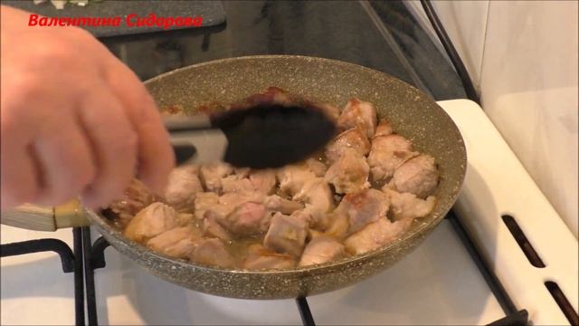 НЕЖНЫЙ ГУЛЯШ ИЗ СВИНИНЫ! Вкусно, как в ресторане!!! Мой сын такой гуляш может есть хоть каждый день смотреть онлайн