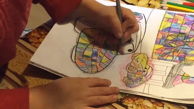 Андрюша рисует контуры смотреть онлайн