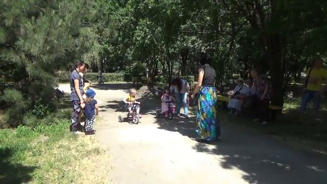 Парад колясок 2017. Микс. 4 часа за 12 минут видео. Запорожье. A parade of baby carriages. смотреть онлайн