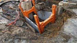 Установка траншейной опалубки (крепи) ТТ-480