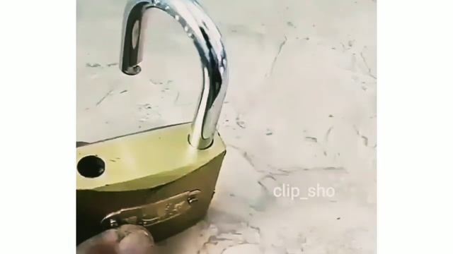 КАК ОТКРЫТЬ ЗАМОК, С ПОМОЩЬЮ МАГНИТА...! смотреть онлайн