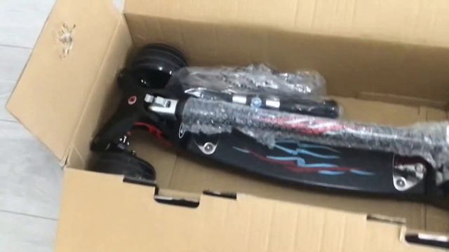 Micro Scooter Monster Kickboard Unboxing ? смотреть онлайн