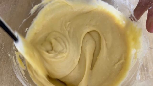 Пирог ВОСХИТИТЕЛЬНЫЙ! С абрикосами! Очень быстрый рецепт! смотреть онлайн