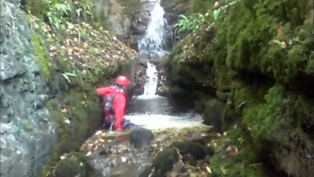 LIVE FOR TODAY GORGE WALKING IN THE DALES смотреть онлайн