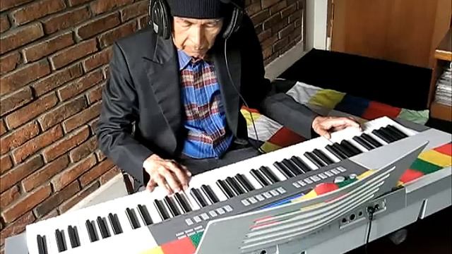 WALKING BASS TO THE HEAVEN composed by Dedy Suardi on WK 225 смотреть онлайн