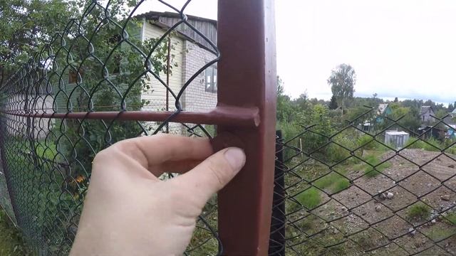 Как ЛЕГКО натянуть сетку рабицу одному за считанные минуты)