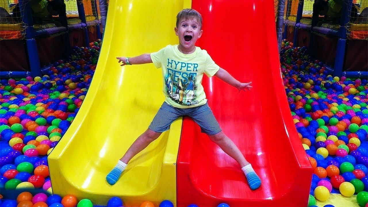 Fun kids playing on the Indoor Playground family fun / Nursery Rhymes Songs for children and babies смотреть онлайн