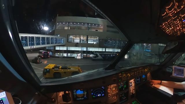 Ночной полёт в Томск в разгар ковида ✈️ (анонс, читает описание) смотреть онлайн