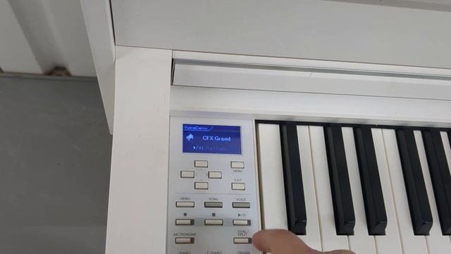 Yamaha Clavinova CLP-535 digital piano and stool in satin white stock number 23334 смотреть онлайн