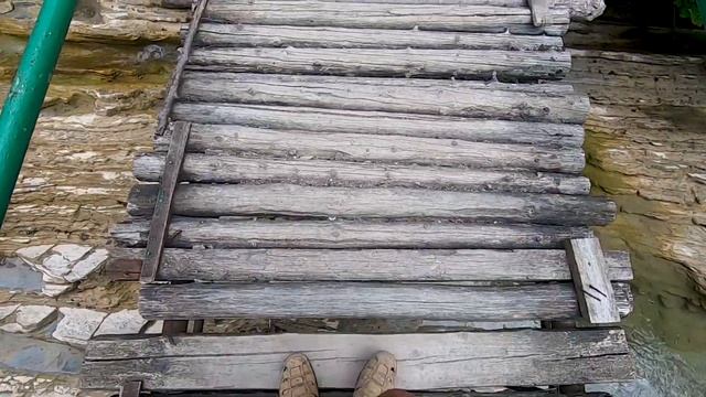 Водопады и дольмены реки Жане, поселок Возрождение. смотреть онлайн