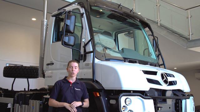 The World's Most Versatile Vehicle - Mercedes-Benz Unimog UGE The Ultimate Implement Carrier смотреть онлайн