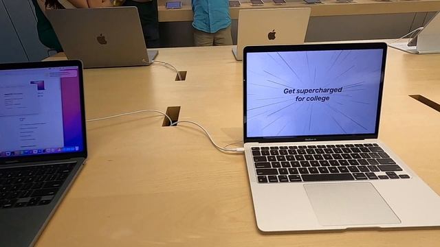 Apple Store Franklin, Tennessee - M2 MacBook Pro? смотреть онлайн