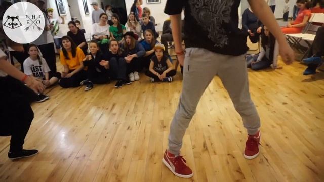 Hip-Hop D-stance #Fam# Battle 1x1 1/4 Резаева Настя(win) vs Дроздова Лера смотреть онлайн