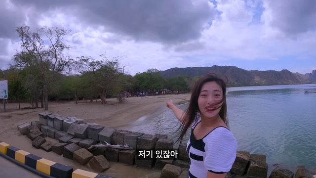 공룡의 후예 코모도 왕도마뱀이 서식하는 인도네시아 미지의 섬 방문기 - 인도네시아 여행(33)?? смотреть онлайн