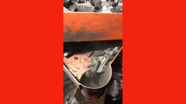 Сортировка древесного угля на проф.оборудовании смотреть онлайн