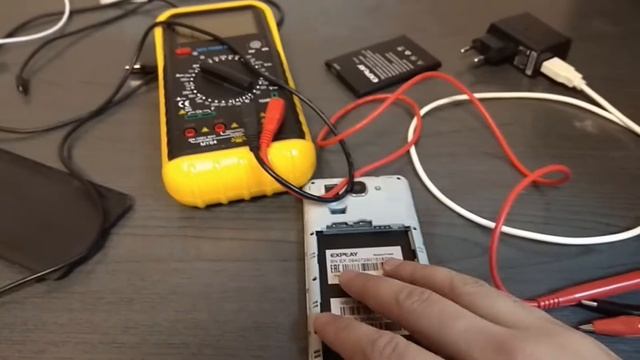 Включаем Explay Pulsar без аккумуляторной батарейки. смотреть онлайн
