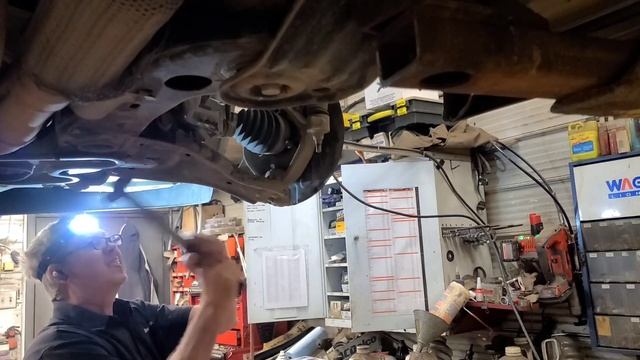 2016 Buick Enclave Front Wheel Bearing Noise and Replacement смотреть онлайн