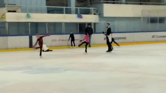 Постановка программы на льду 1е занятие. 12.10.2018 смотреть онлайн