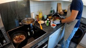 КАК ПРИГОТОВИТЬ ОСЬМИНОГА ? ПОШАГОВЫЙ РЕЦЕПТ ? ОСЬМИНОГ ЖАРЕНЫЙ ПРОТИВ ВАРЁНОГО ⚔