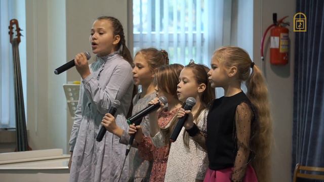 Хор: Анна, Дана, Илина, Мирна, Анастасия-"Пой Творцу весь мир дарами" смотреть онлайн