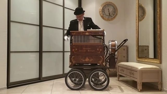 Шарманка в Минске - Lambada 桶形器官 смотреть онлайн