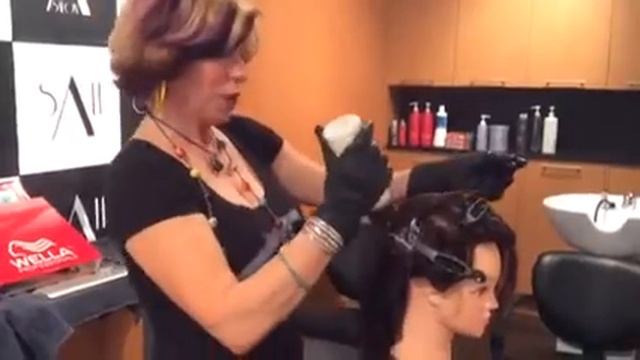 The House Wella with Ellen Muti смотреть онлайн